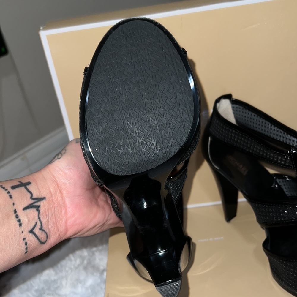 Shoes - Picture 2 of 2